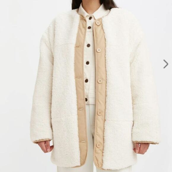 Levi's Marlowe Oversized Reversible Sherpa Jacket in Coconut Milk - Picture 1 of 14